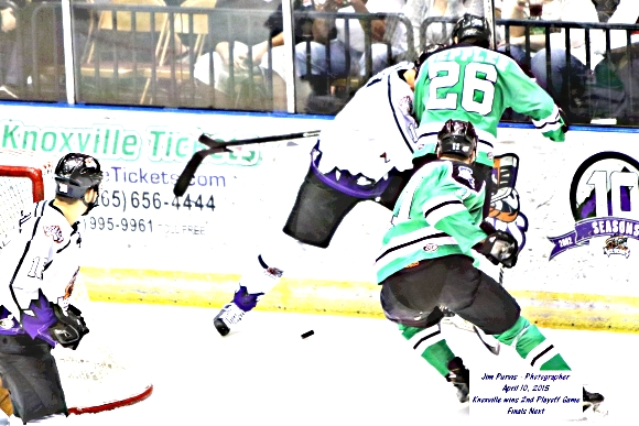041015_2nd playoffJIM_0108