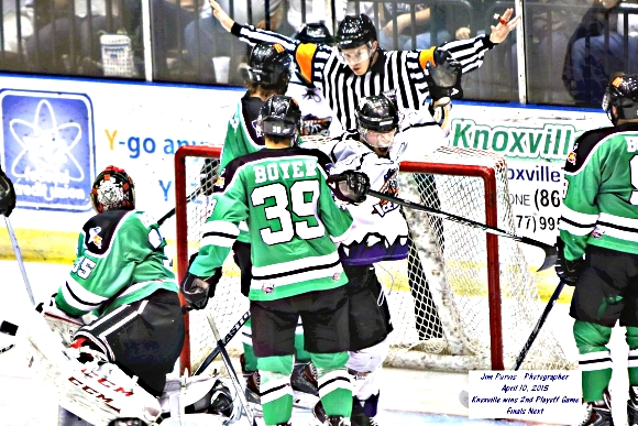 041015_2nd playoffJIM_0353