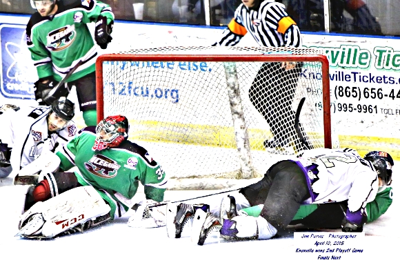 041015_2nd playoffJIM_0366
