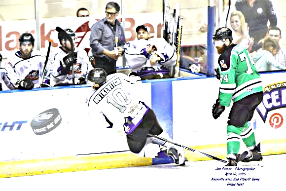 041015_2nd playoffJIM_0371