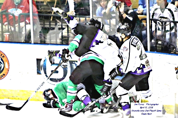 041015_2nd playoffJIM_0529