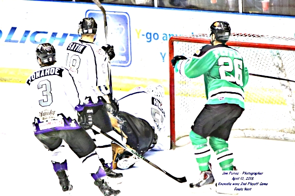 041015_2nd playoffJIM_0573