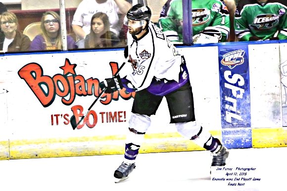 041015_2nd playoffJIM_0612