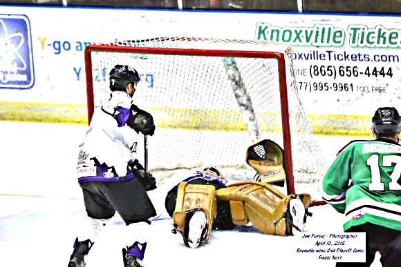 041015_2nd playoffJIM_0616