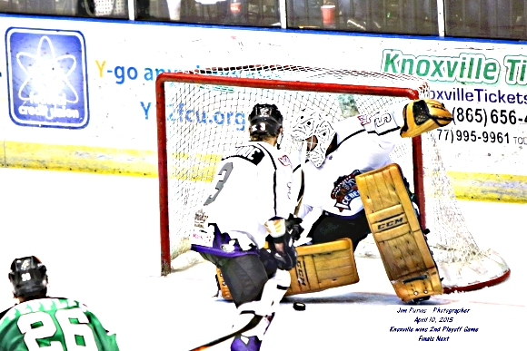 041015_2nd playoffJIM_0705