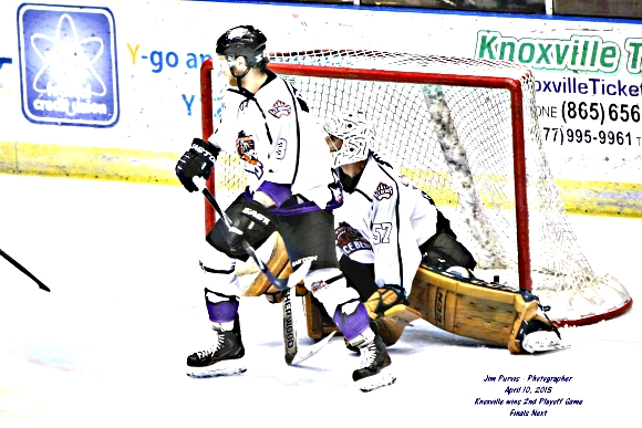 041015_2nd playoffJIM_0709