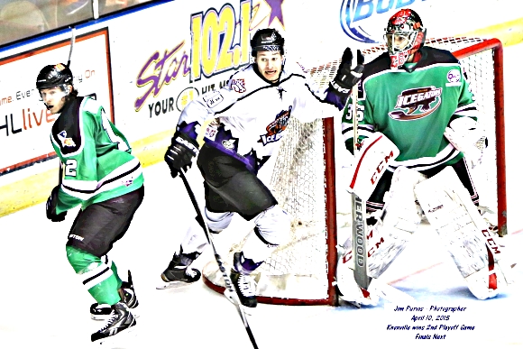 041015_2nd playoffJIM_0718