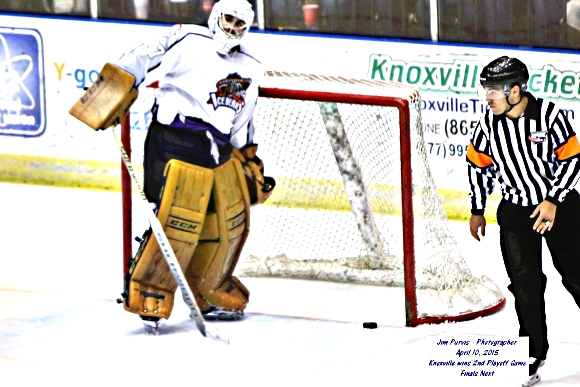 041015_2nd playoffJIM_0722