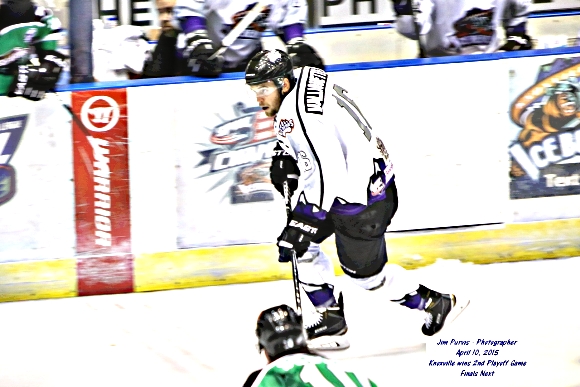 041015_2nd playoffJIM_0764