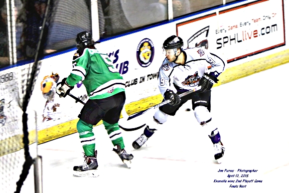 041015_2nd playoffJIM_0776
