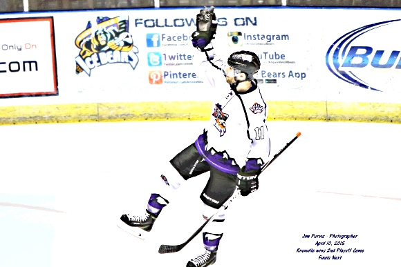 041015_2nd playoffJIM_1127