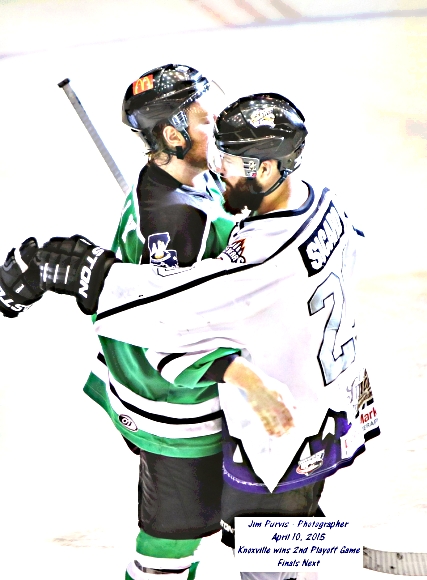 041015_2nd playoffJIM_1206