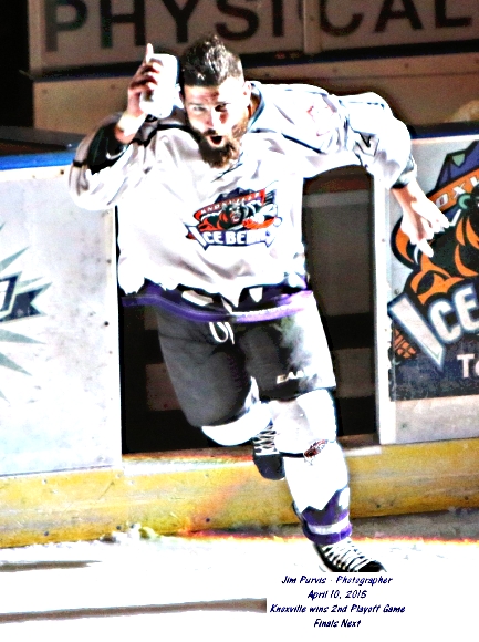 041015_2nd playoffJIM_1241